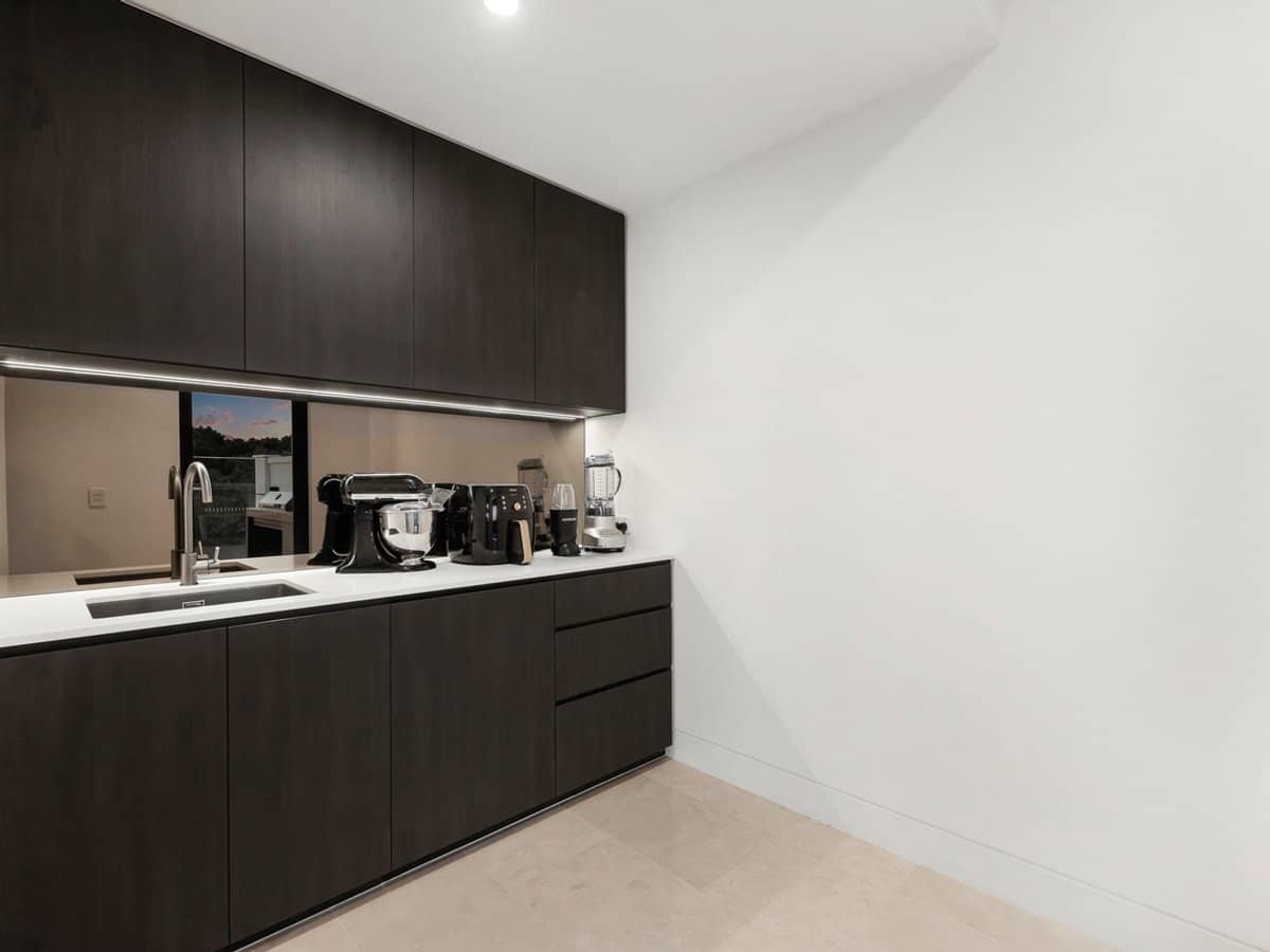 25 The Boulevarde, BENOWA - Thumbnail 11