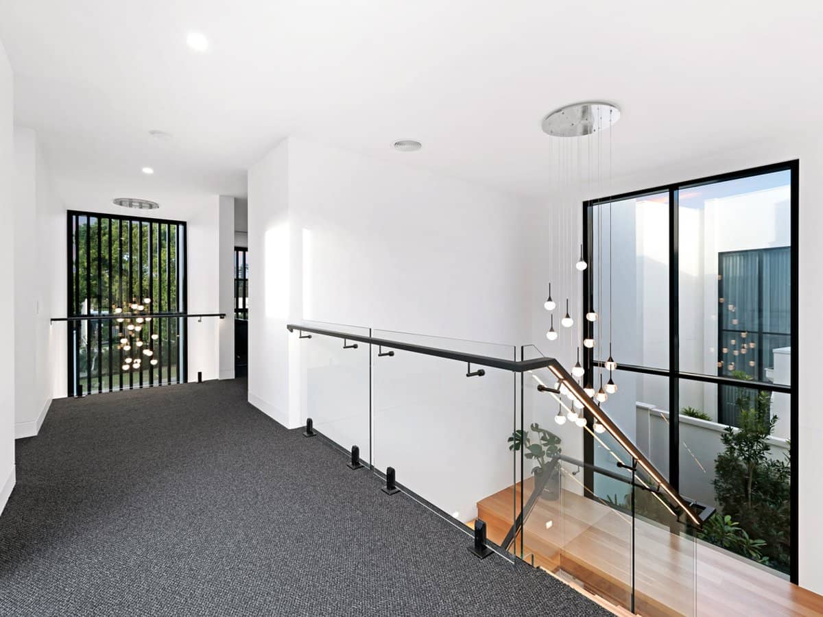 25 The Boulevarde, BENOWA - Thumbnail 19