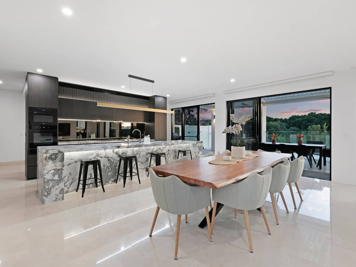 25 The Boulevarde, BENOWA - Thumbnail 13