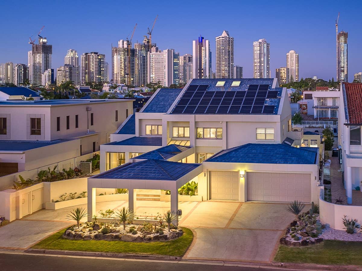 102 Commodore Drive, PARADISE WATERS - Thumbnail 2