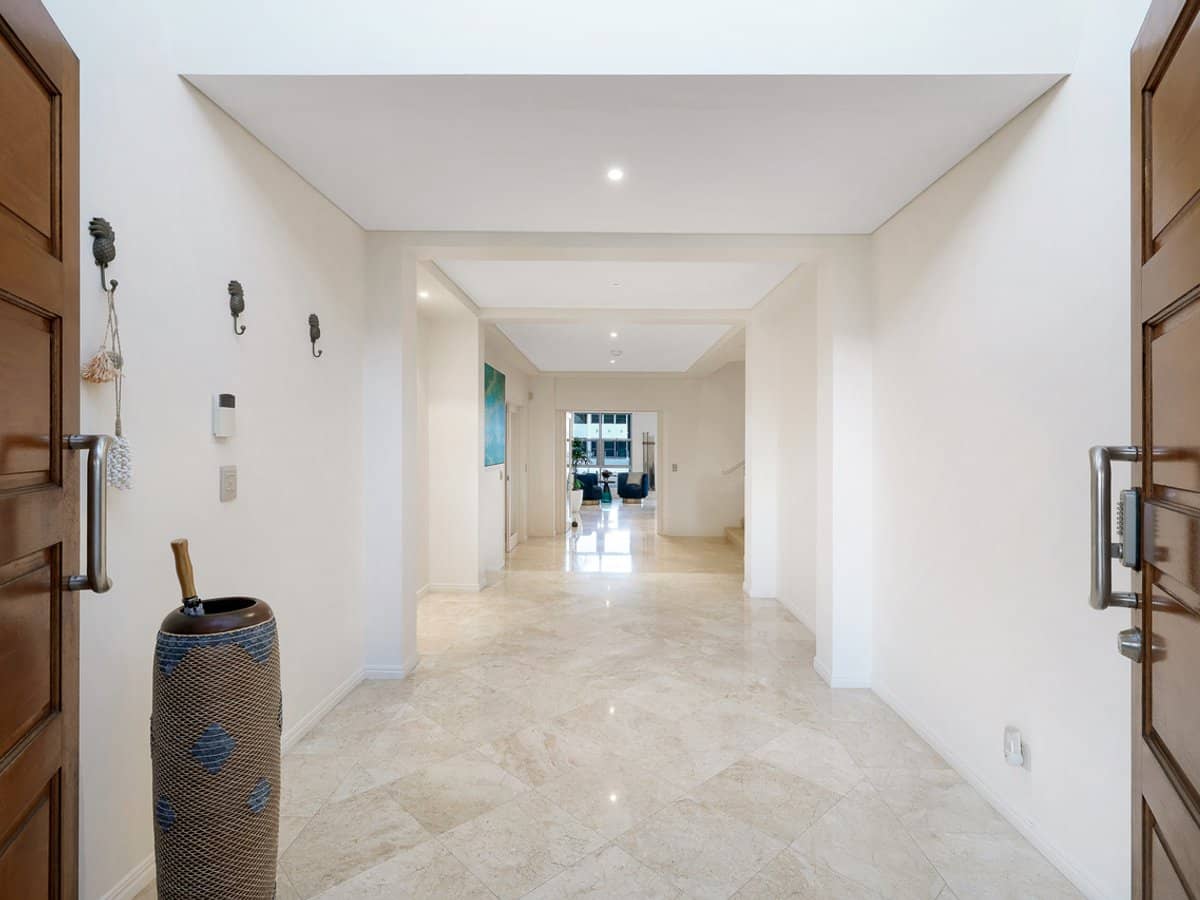 102 Commodore Drive, PARADISE WATERS - Thumbnail 12