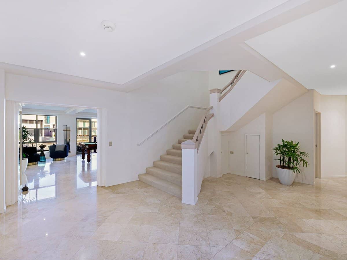 102 Commodore Drive, SURFERS PARADISE - Thumbnail 12