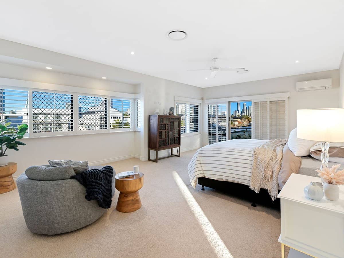 102 Commodore Drive, SURFERS PARADISE - Thumbnail 25