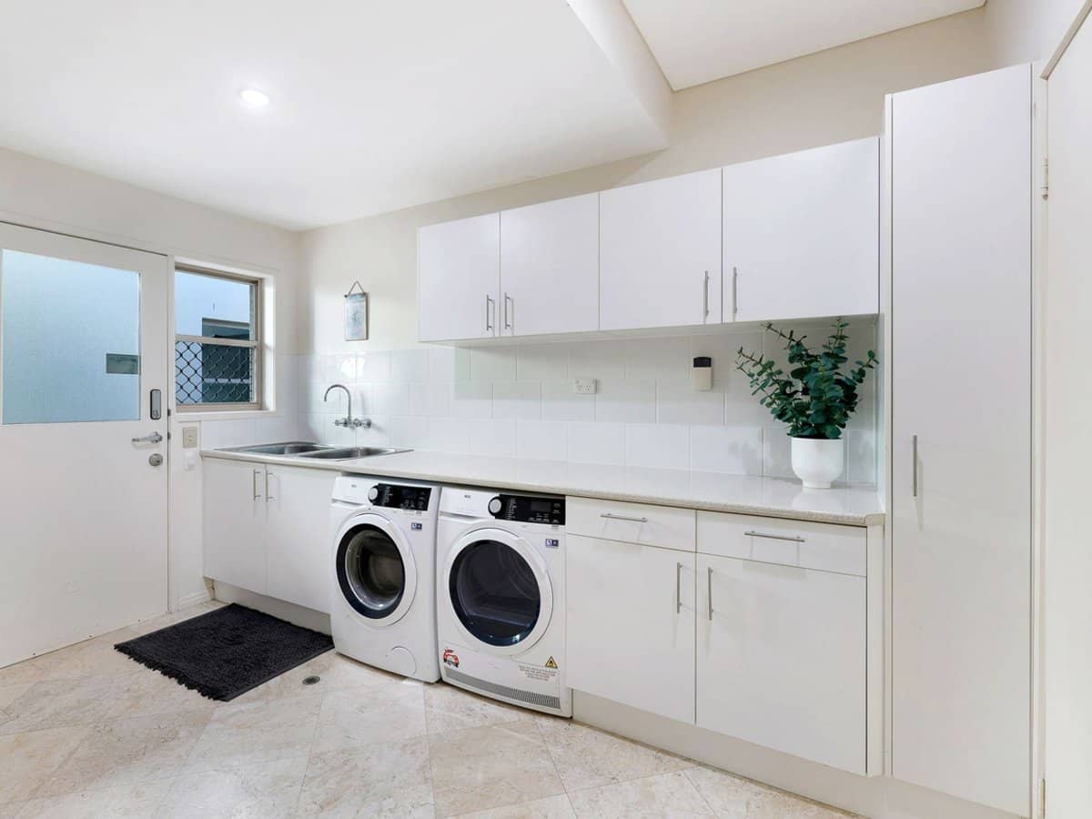 102 Commodore Drive, SURFERS PARADISE - Thumbnail 23