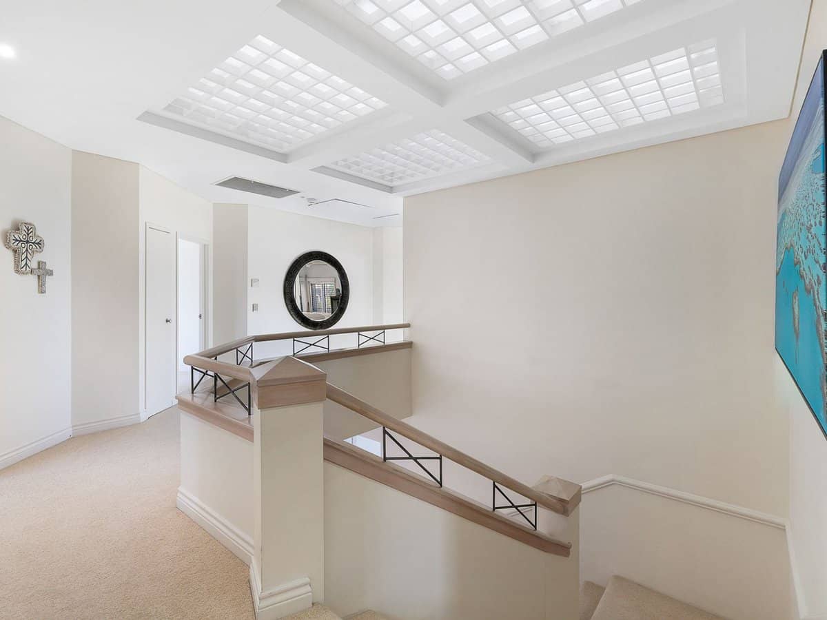 102 Commodore Drive, SURFERS PARADISE - Thumbnail 25