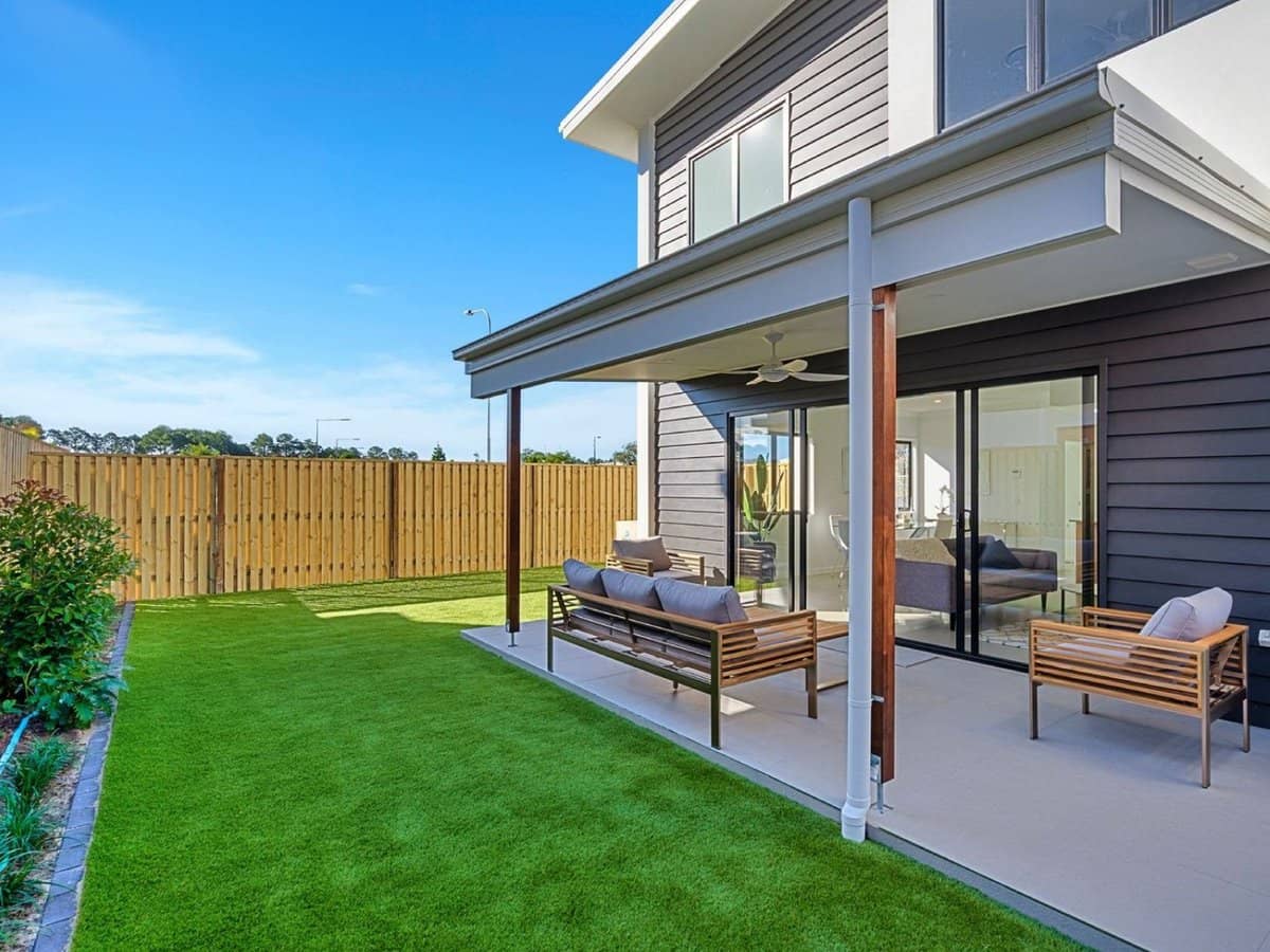 35 Sickle Avenue, Hope Island - Thumbnail 1