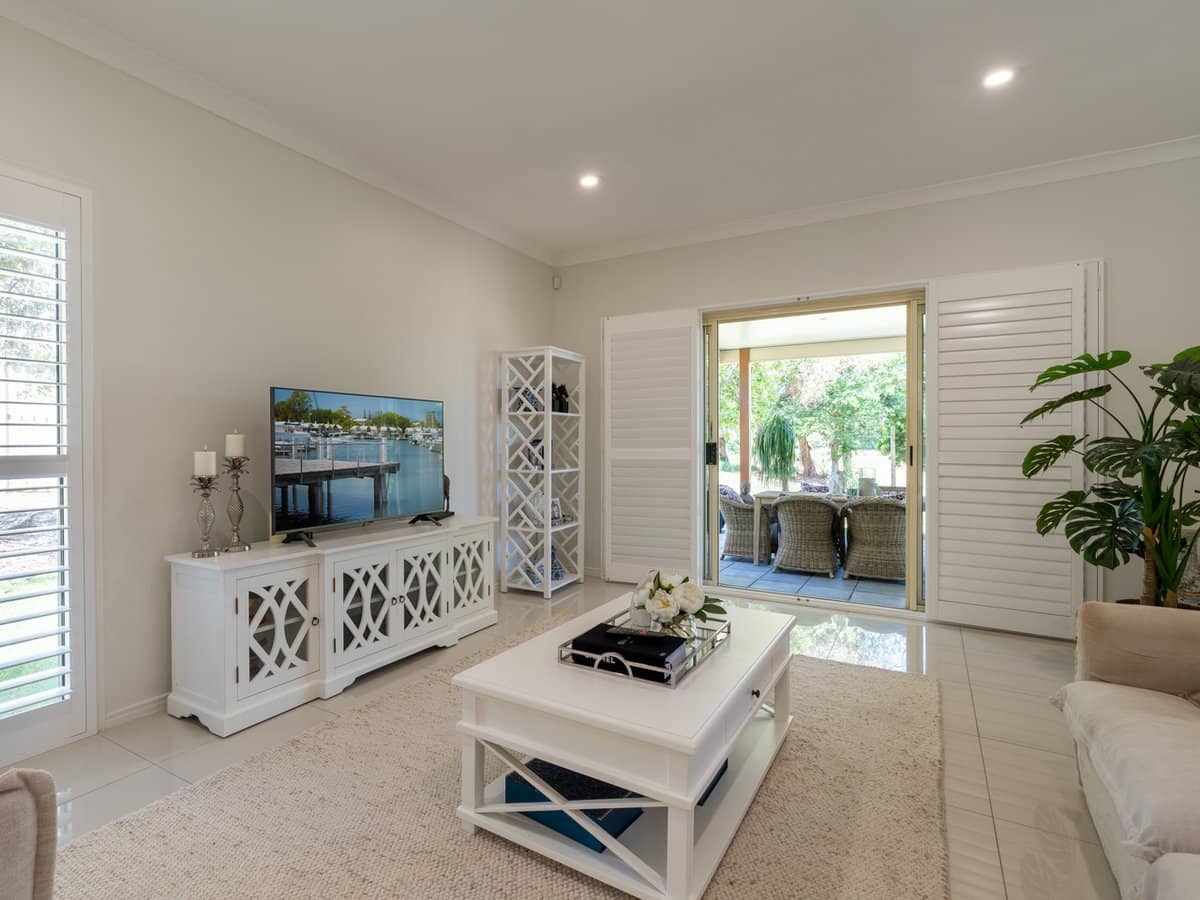 8139 Magnolia Drive West, Hope Island - Thumbnail 7