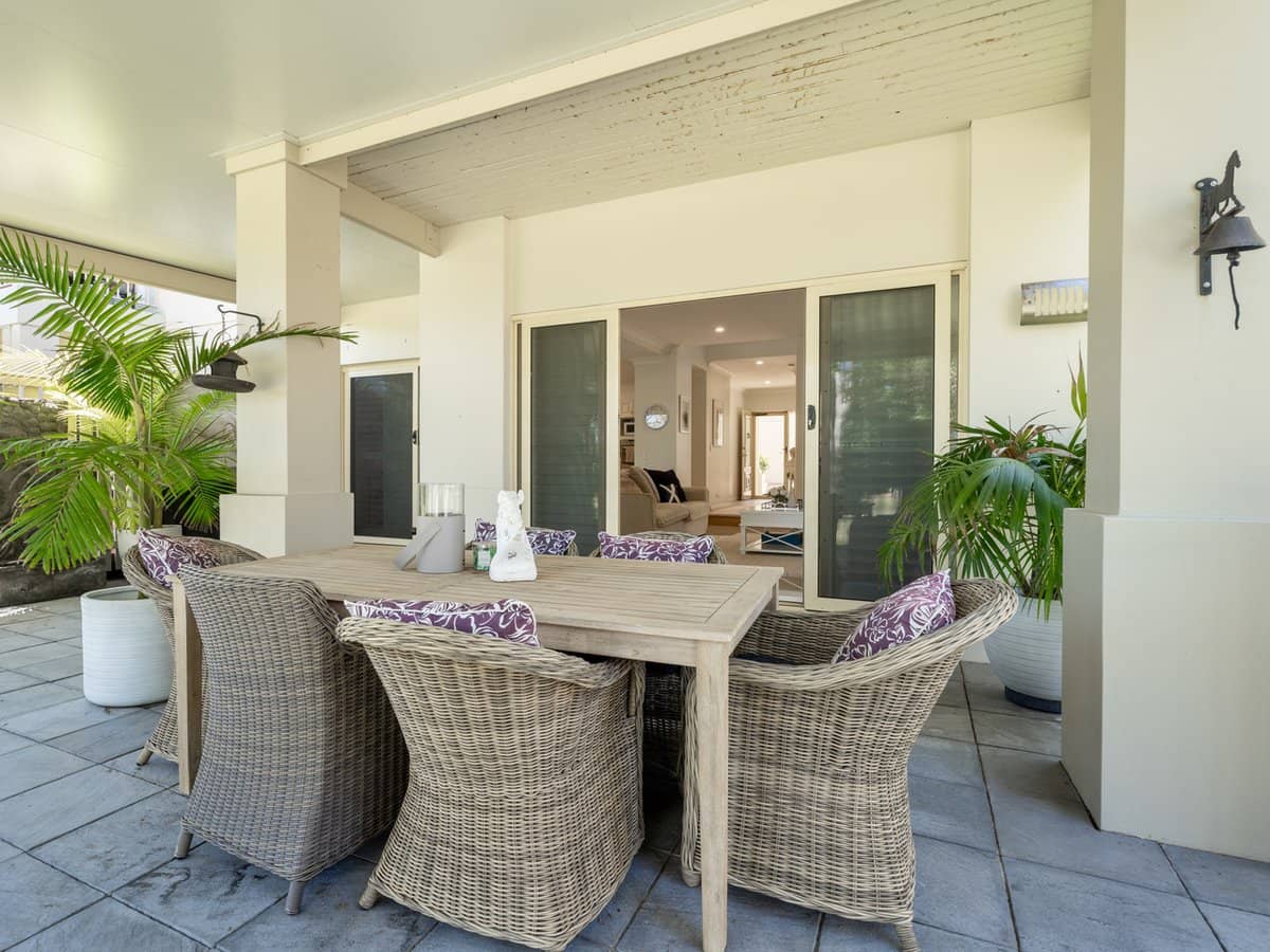 8139 Magnolia Drive West, Hope Island - Thumbnail 13