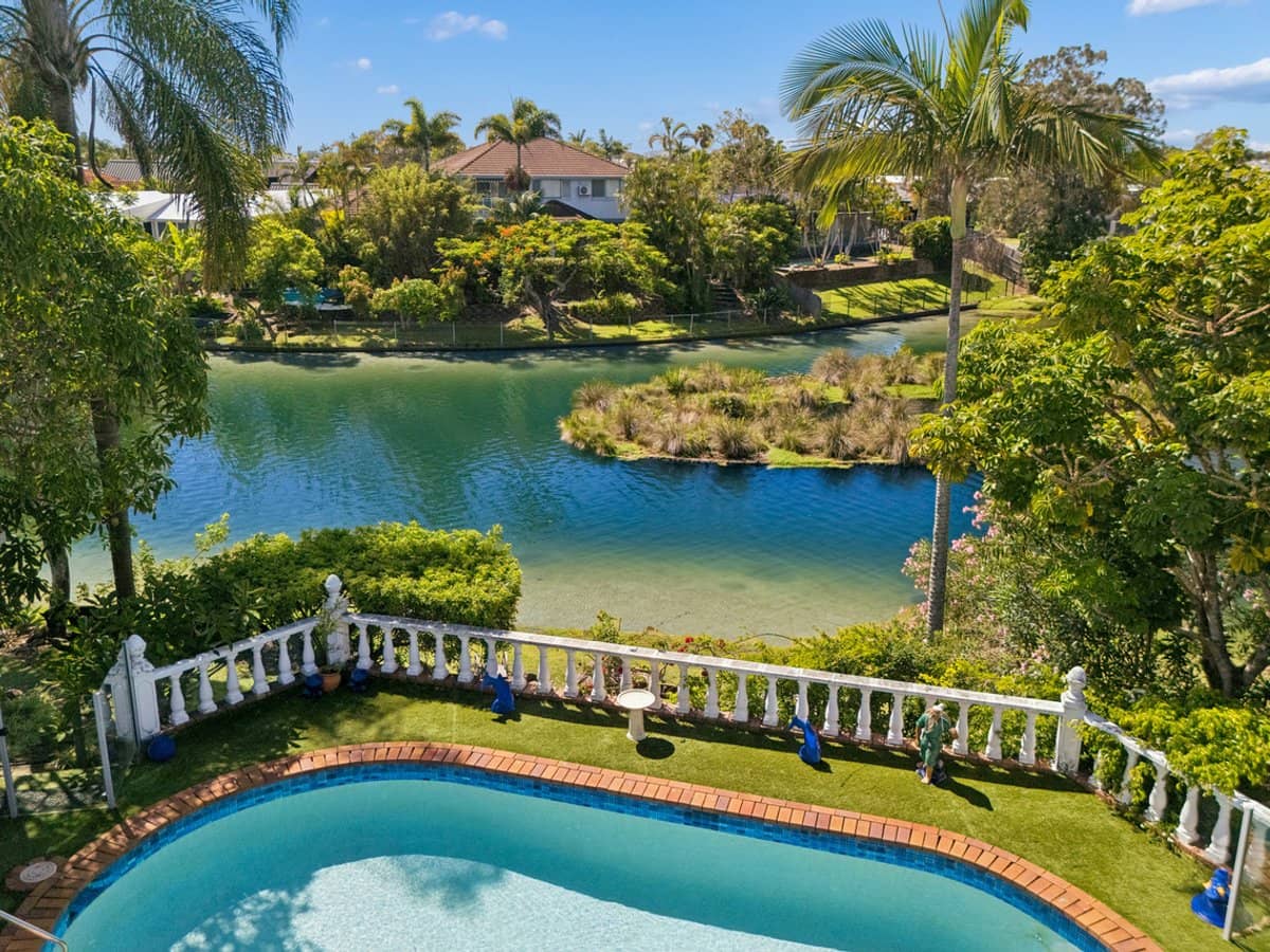 30 Peninsula Court, Mermaid Waters - Thumbnail 1