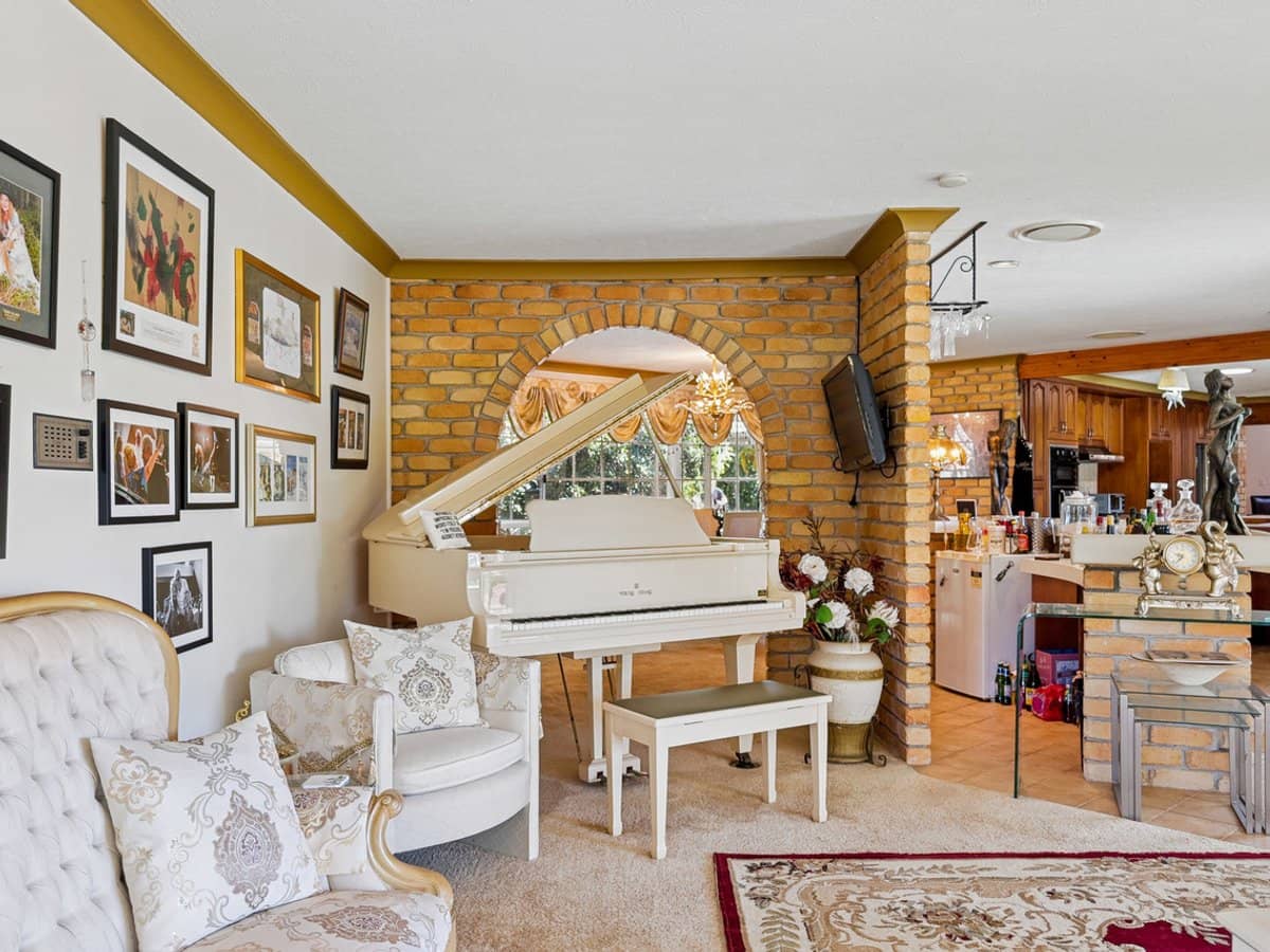 30 Peninsula Court, Mermaid Waters - Thumbnail 4