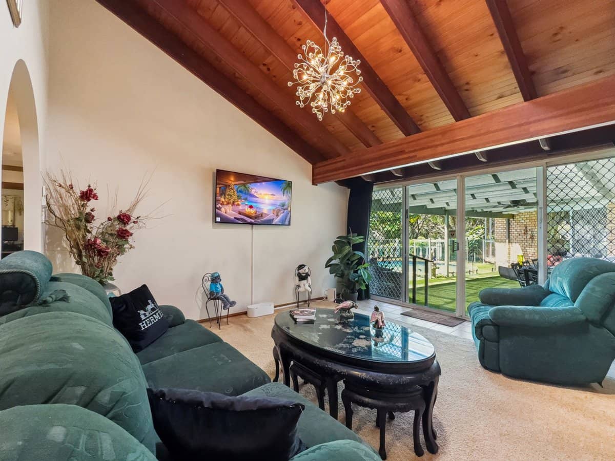 30 Peninsula Court, Mermaid Waters - Thumbnail 11