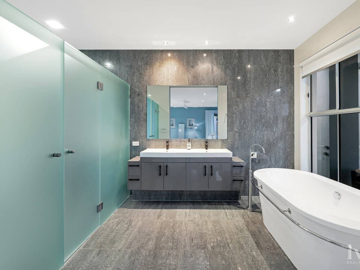 49 Royal Albert Crescent, Sovereign Islands - Thumbnail 20