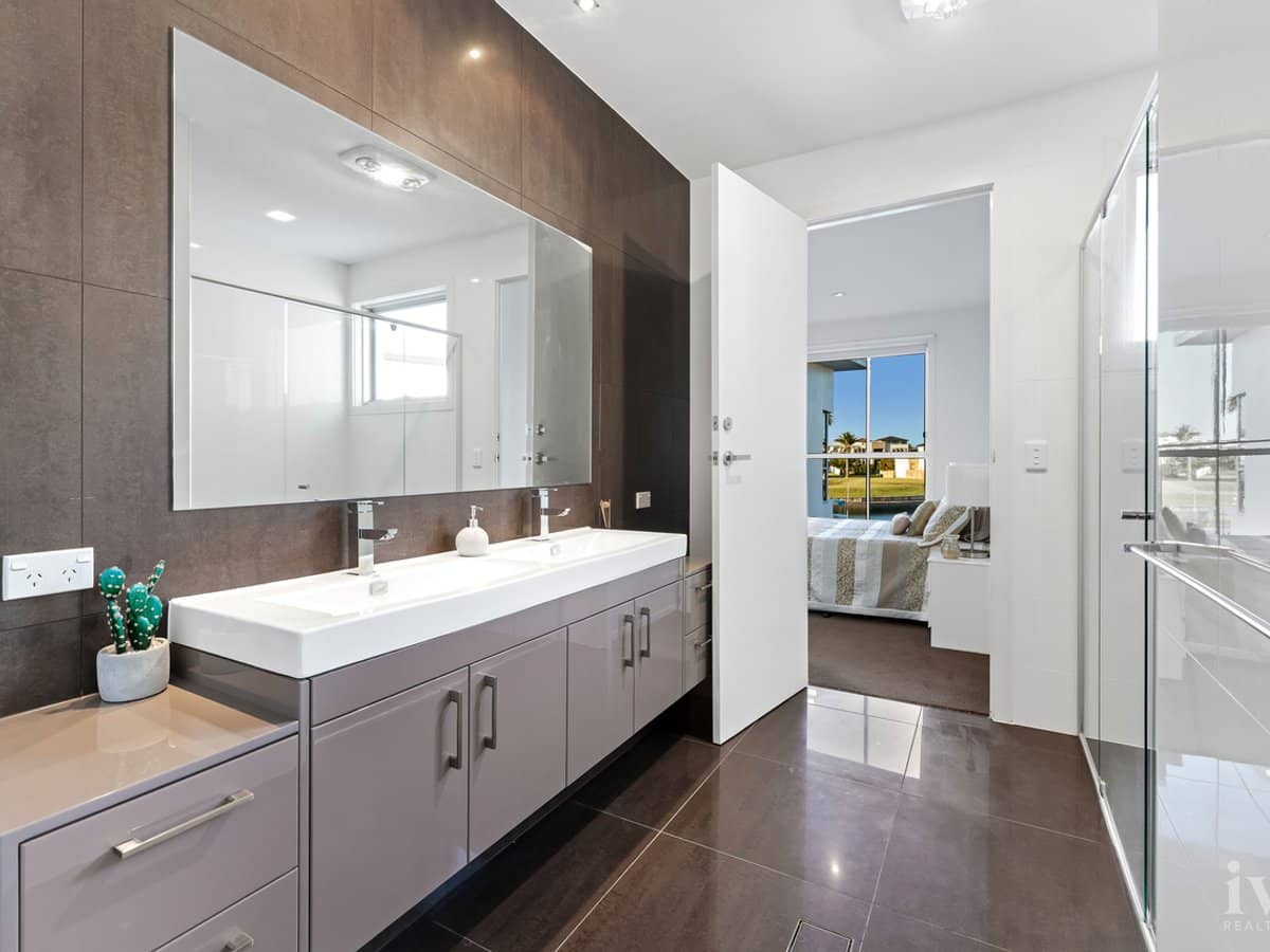 49 Royal Albert Crescent, Sovereign Islands - Thumbnail 23