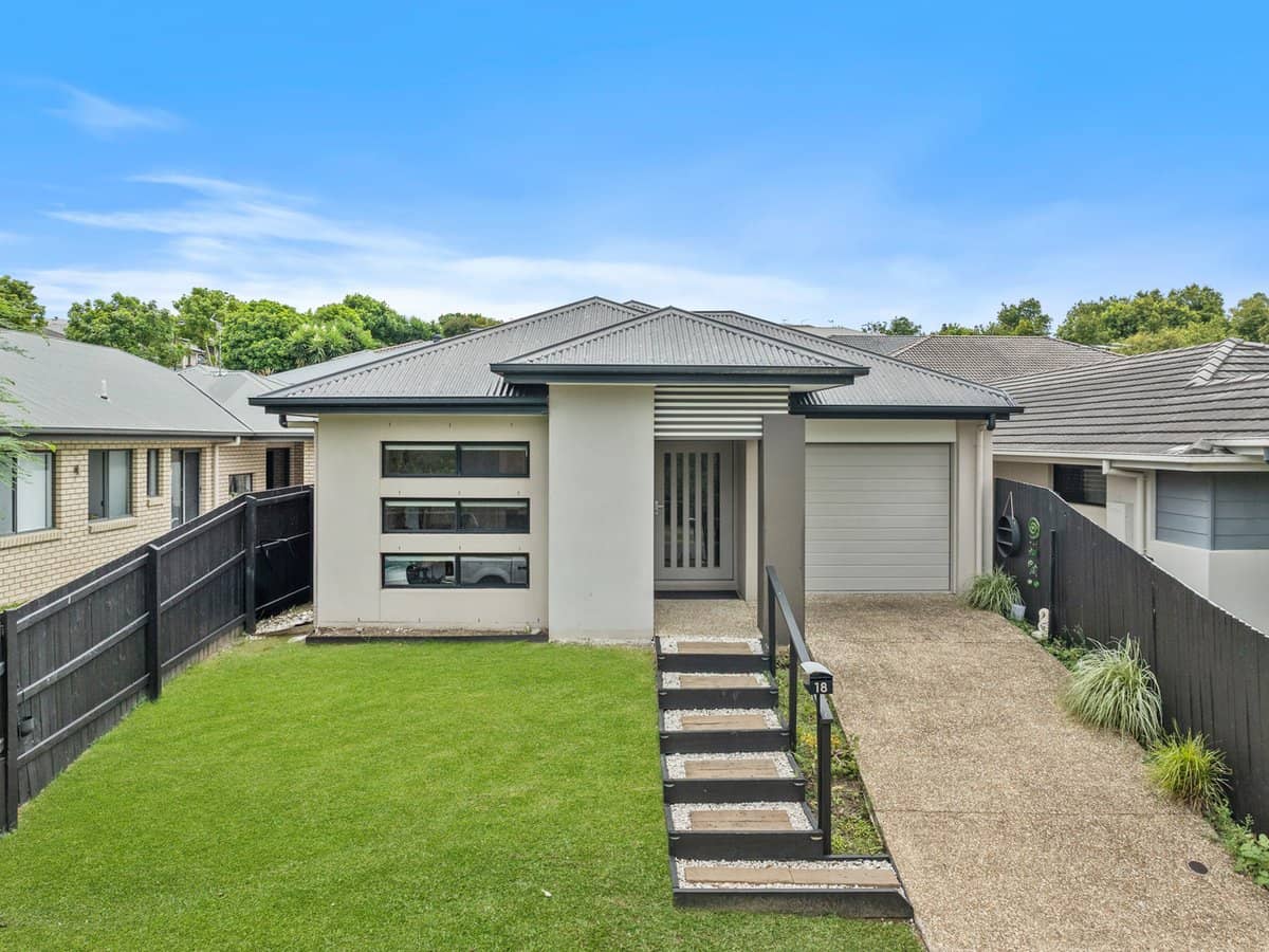 18 Rhone Drive, HOLMVIEW - Thumbnail 1