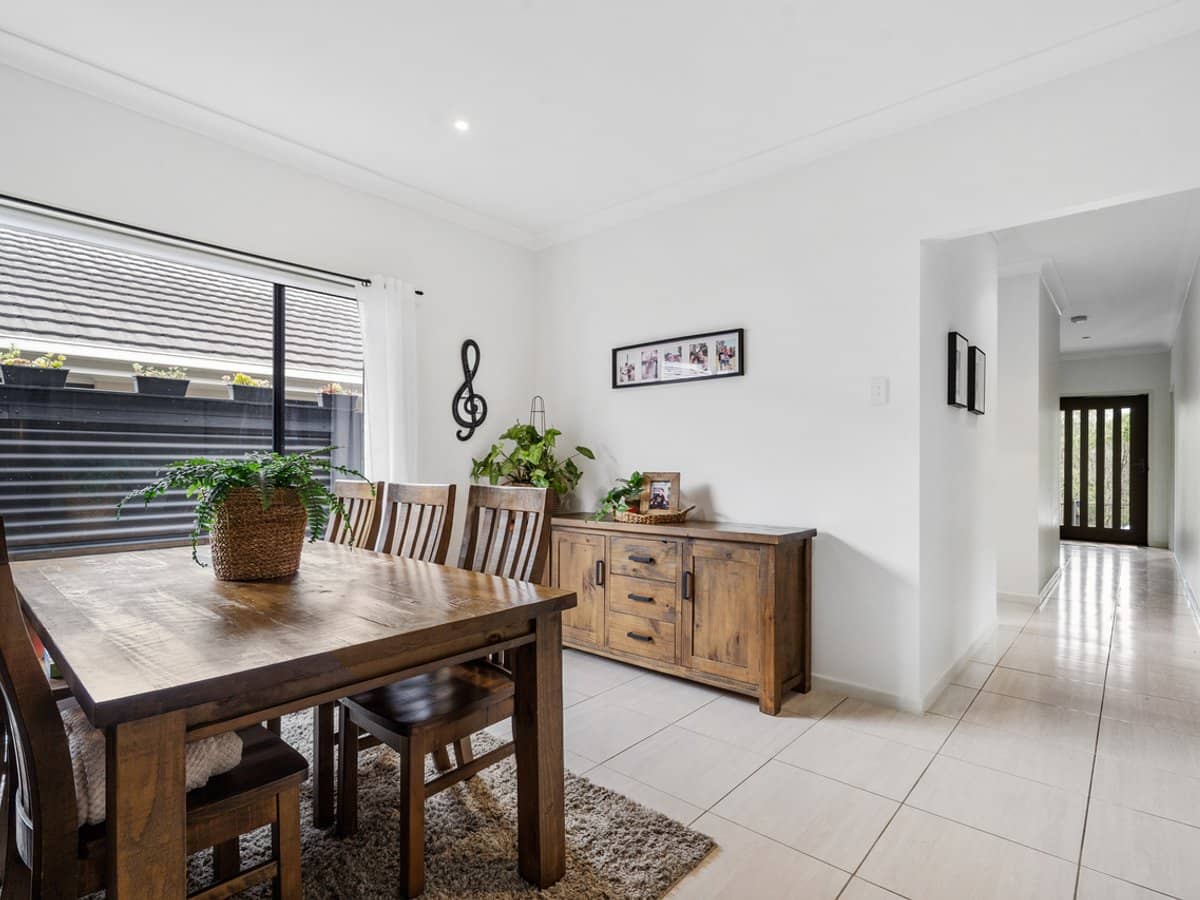 18 Rhone Drive, HOLMVIEW - Thumbnail 3