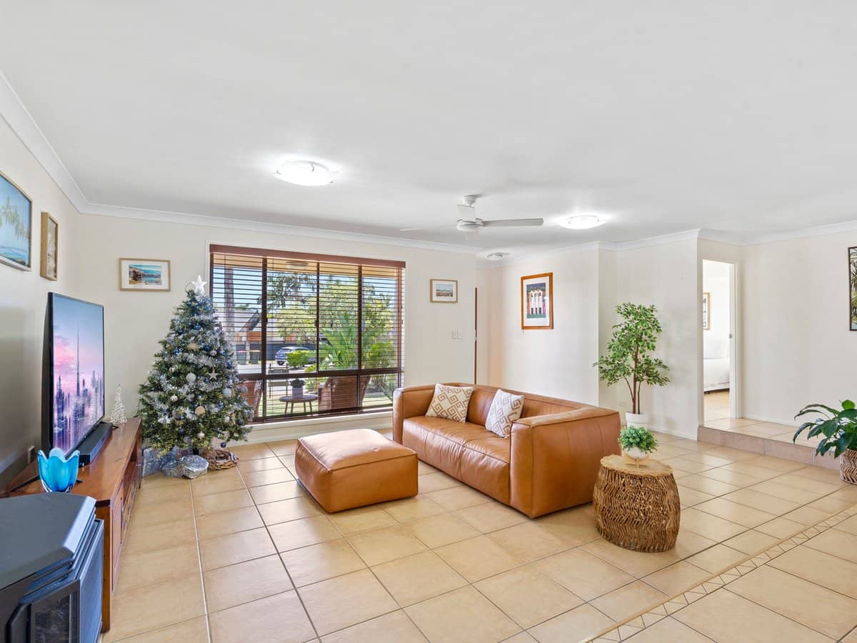 6 Goulburn Court, HELENSVALE - Thumbnail 7