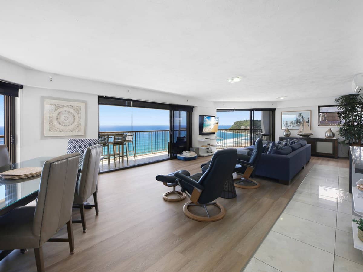 146 The Esplanade, Burleigh Heads - Thumbnail 2