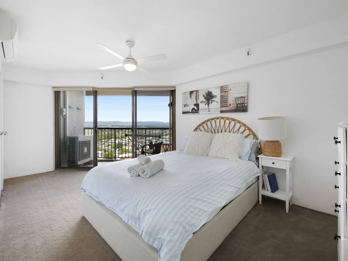146 The Esplanade, Burleigh Heads - Thumbnail 13