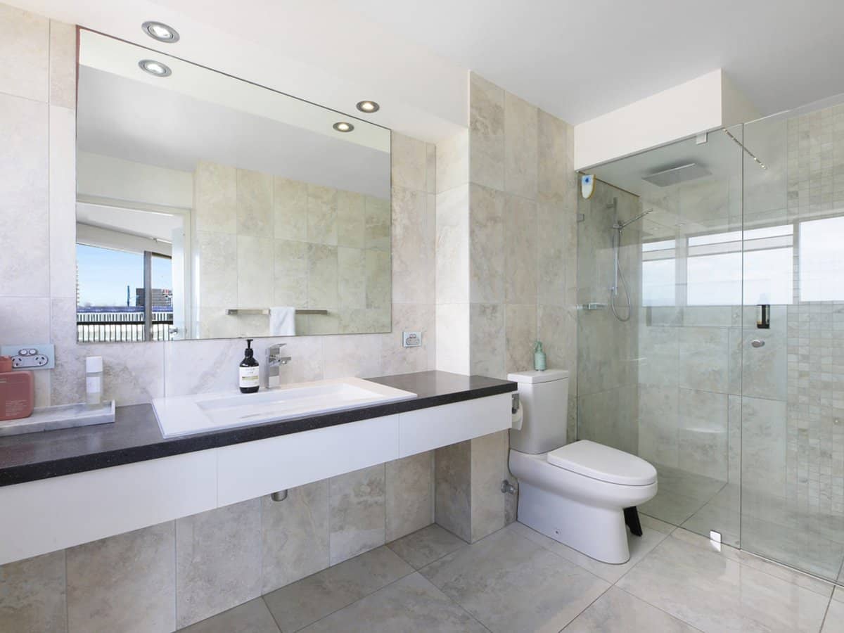 146 The Esplanade, Burleigh Heads - Thumbnail 15