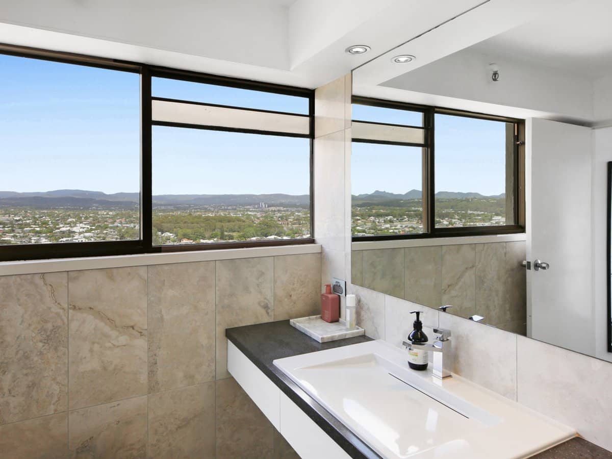 146 The Esplanade, Burleigh Heads - Thumbnail 16