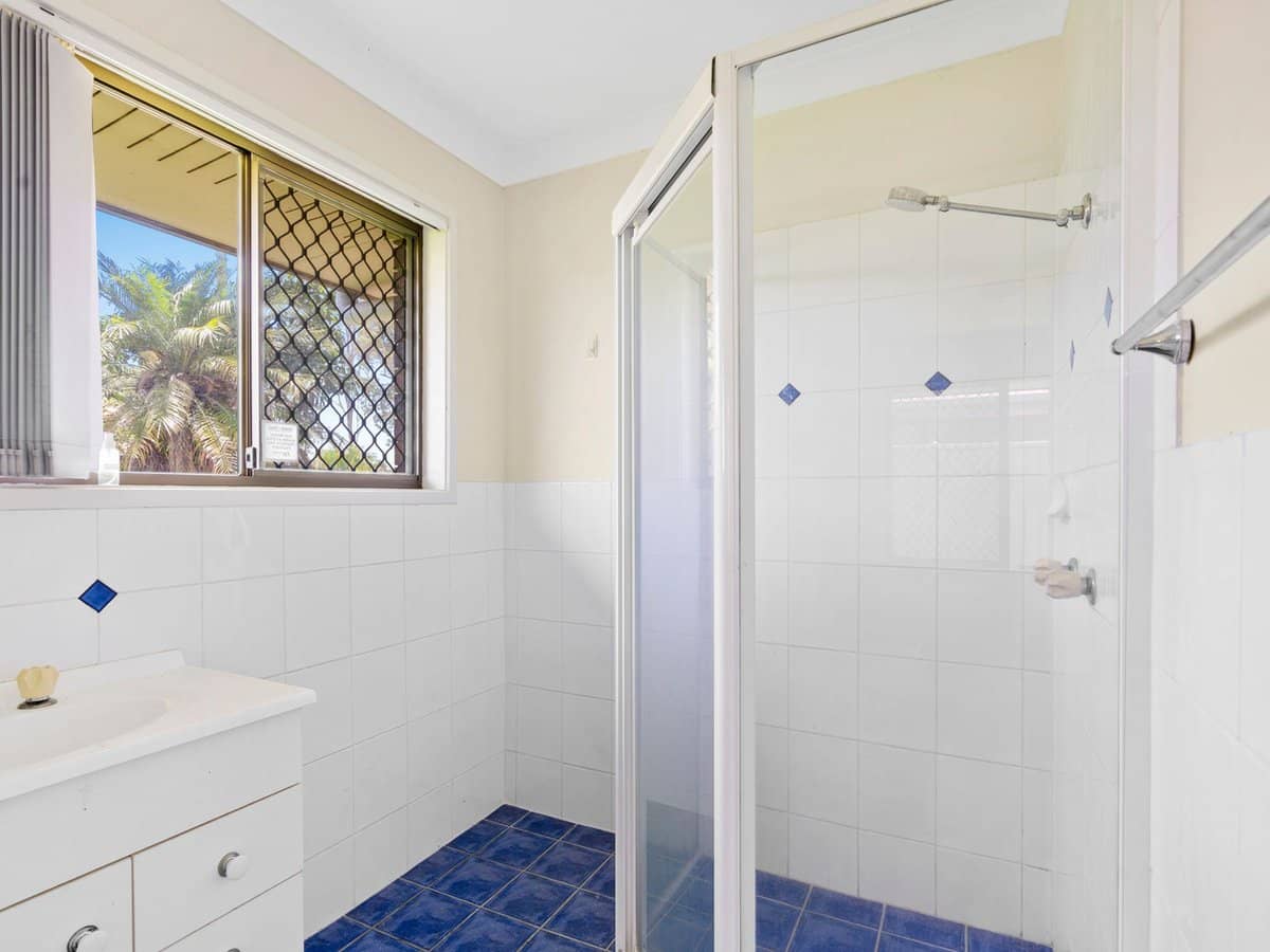 1 Burrinjuck Drive, Coombabah - Thumbnail 7