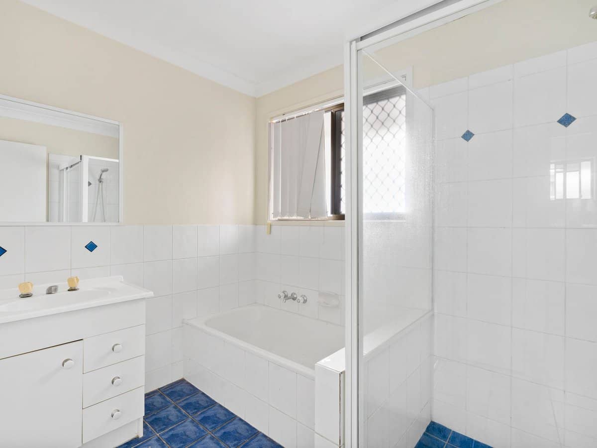 1 Burrinjuck Drive, Coombabah - Thumbnail 8