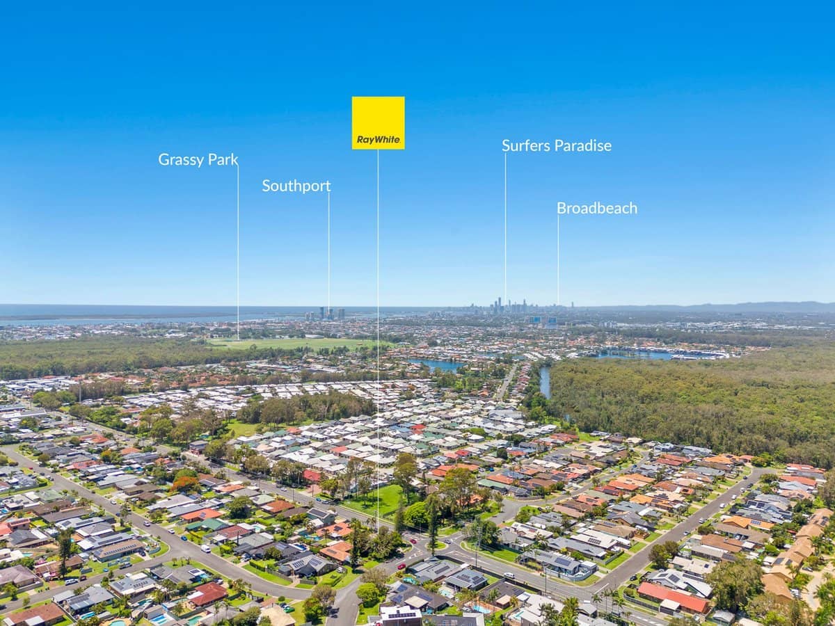 1 Burrinjuck Drive, Coombabah - Thumbnail 13