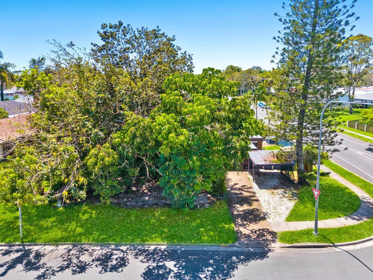 1 Burrinjuck Drive, Coombabah - Thumbnail 17