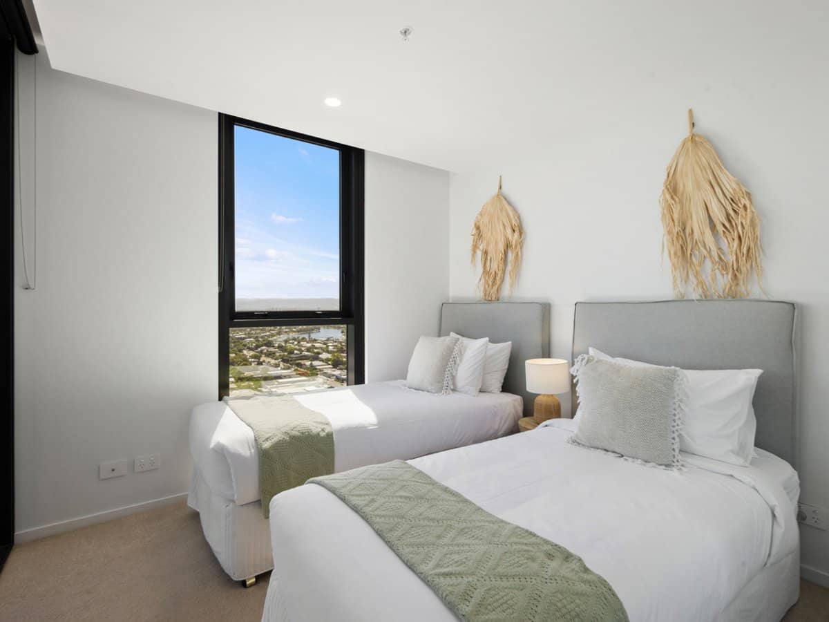 1969 Gold Coast Highway, BURLEIGH HEADS - Thumbnail 19