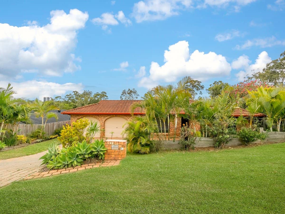 19 Sunningdale Circuit, ROBINA - Thumbnail 1