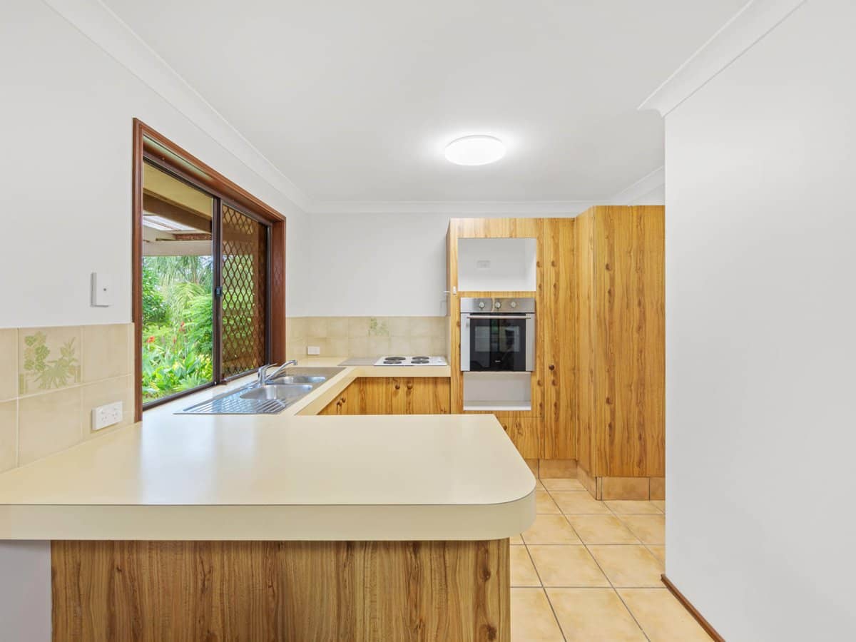 19 Sunningdale Circuit, ROBINA - Thumbnail 4