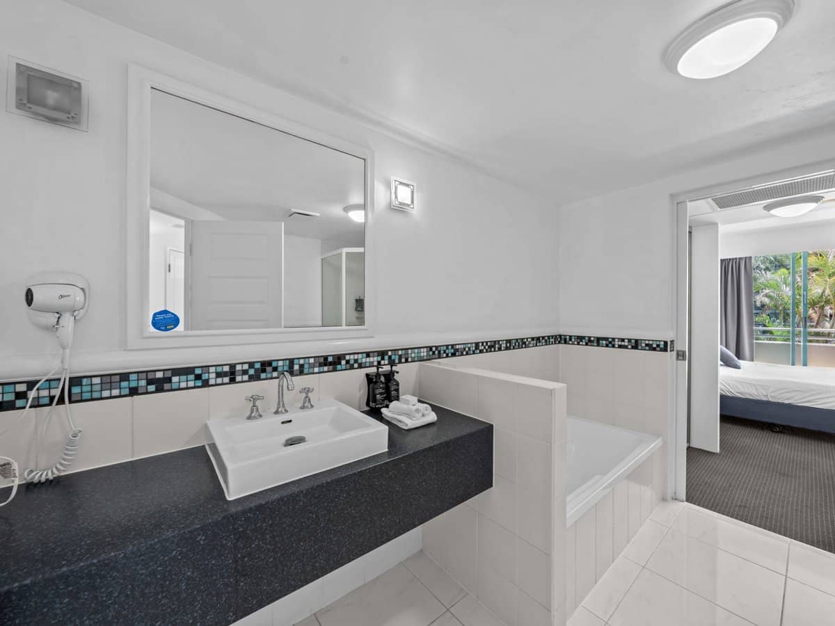 5 Palm Avenue, Surfers Paradise - Thumbnail 10