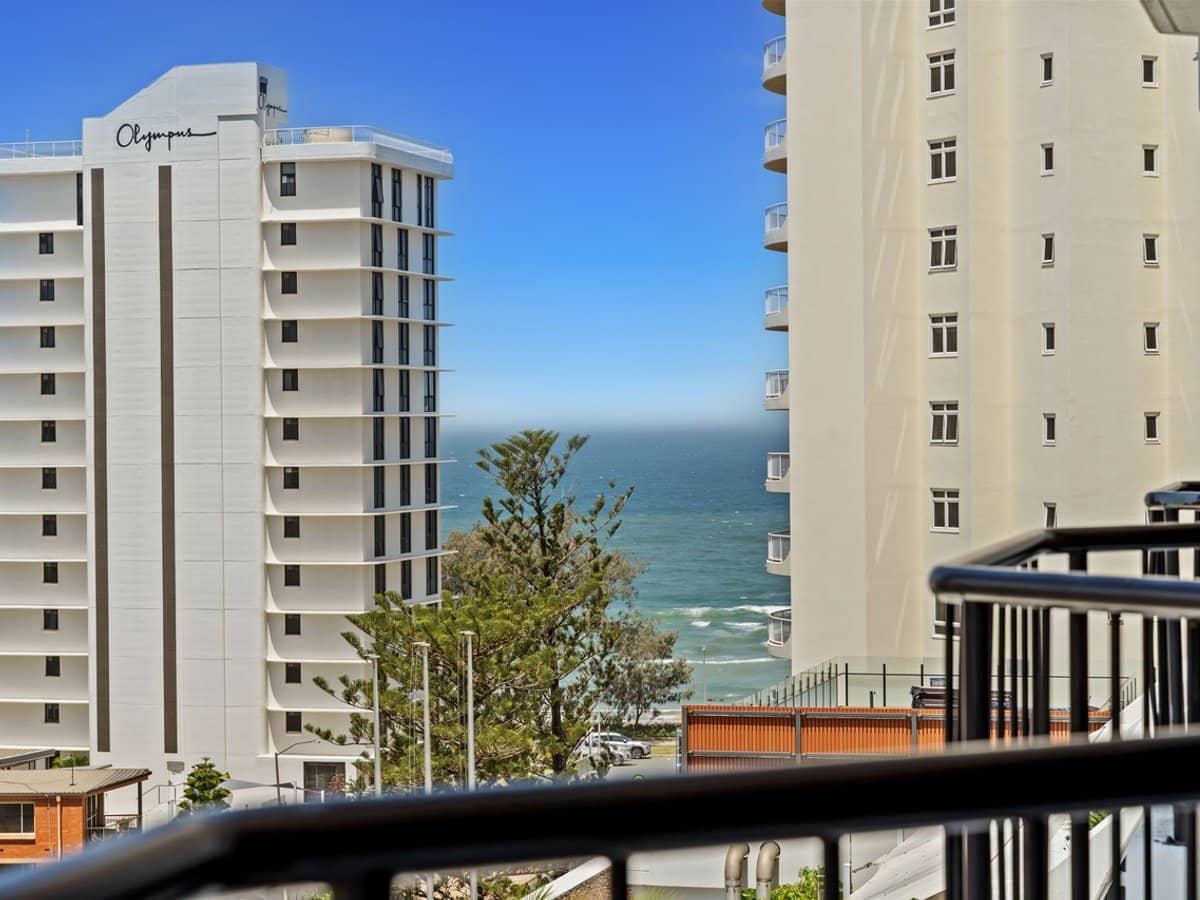 3197 Surfers Paradise Boulevard, Surfers Paradise - Thumbnail 2