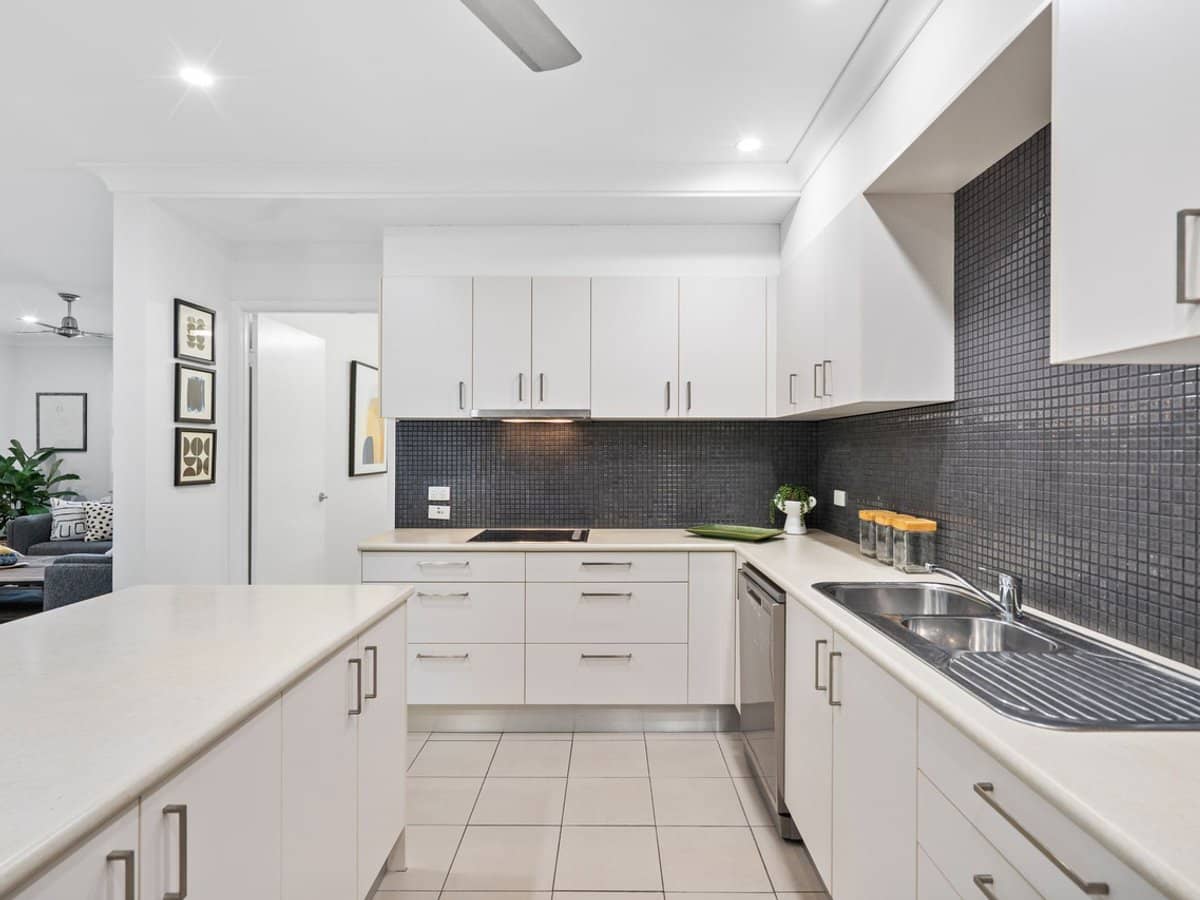 58 Savoy Drive, Broadbeach Waters - Thumbnail 5