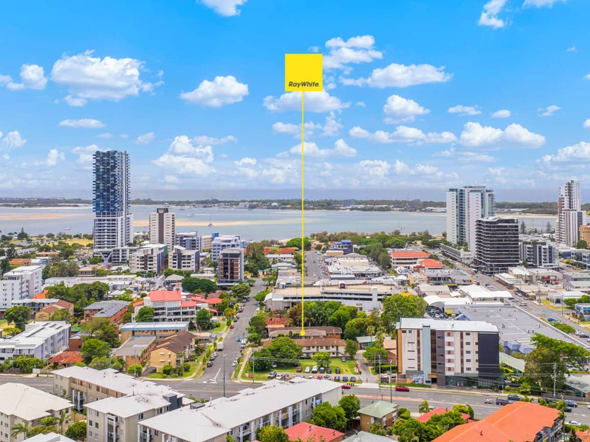 48 Railway Street, Southport - Thumbnail 3