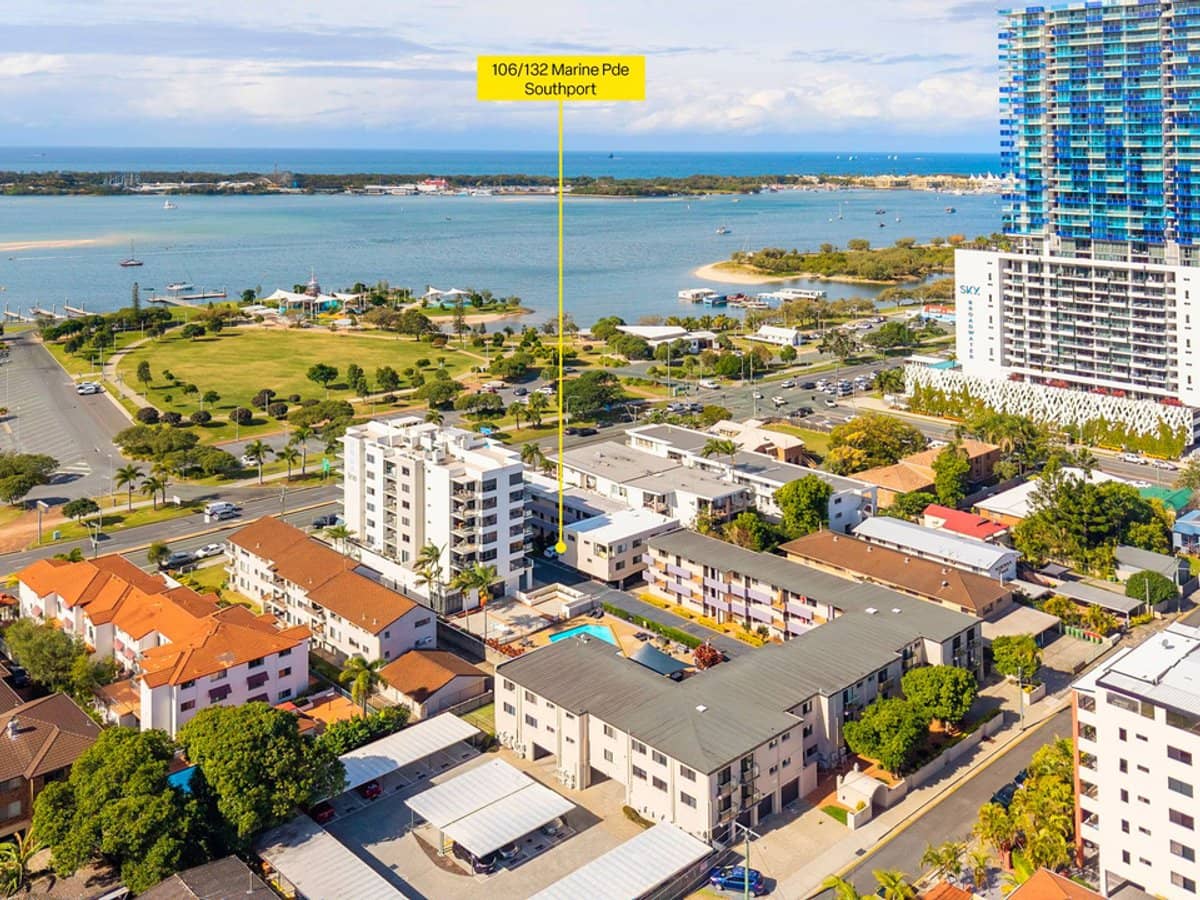 132 Marine Parade, Southport - Thumbnail 3