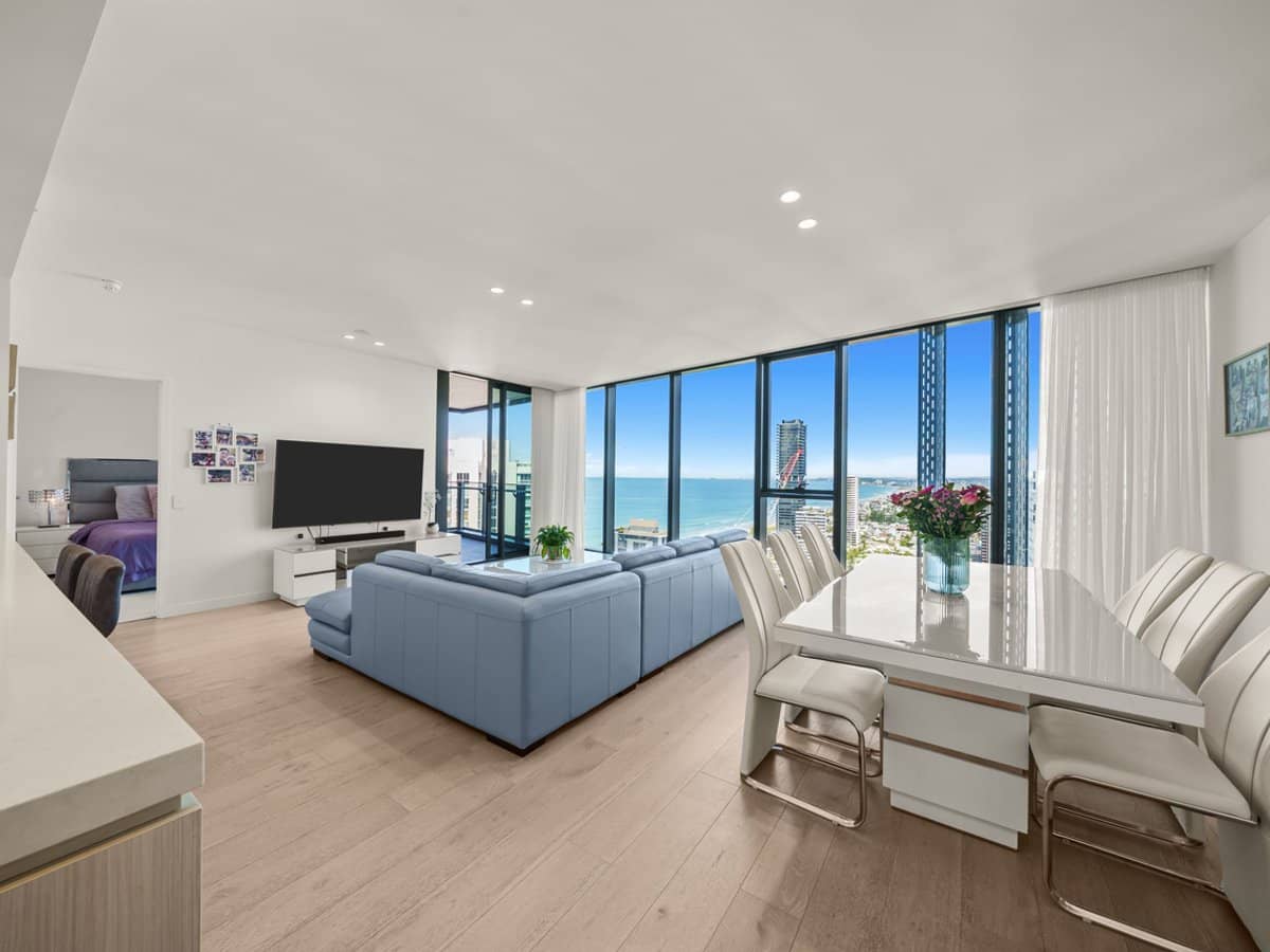 12 Philip Avenue, Broadbeach - Thumbnail 3