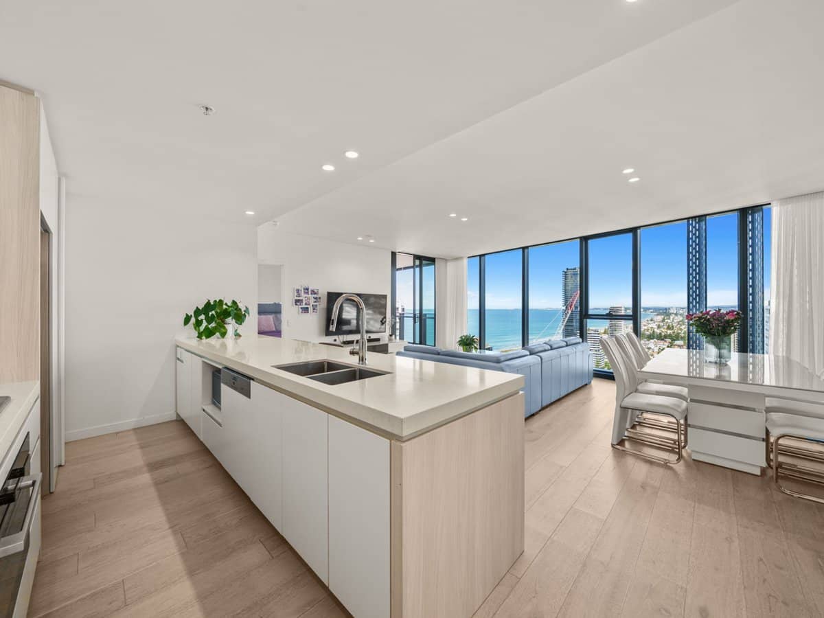 12 Philip Avenue, Broadbeach - Thumbnail 9