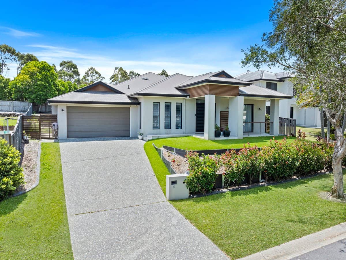 4 Kintail Lane, COOMERA WATERS - Thumbnail 1