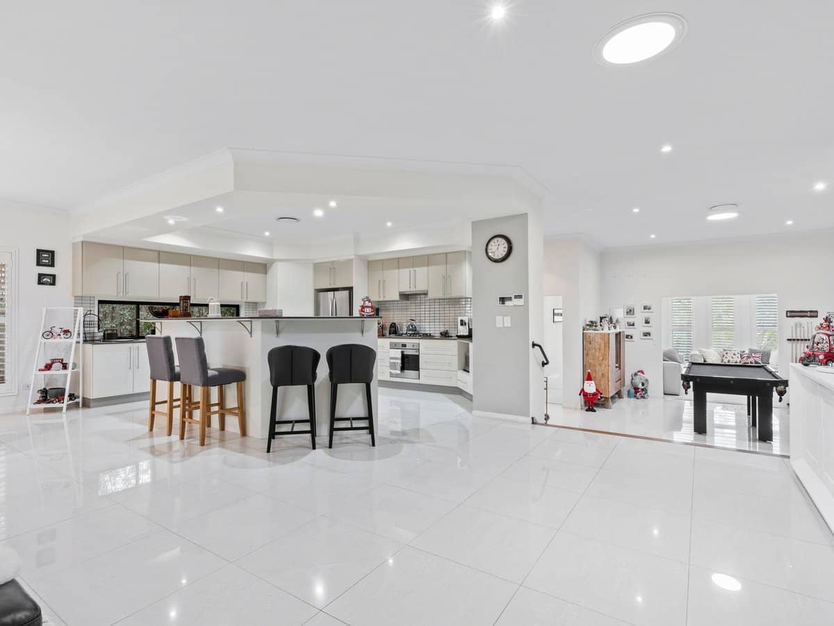 4 Kintail Lane, COOMERA WATERS - Thumbnail 2