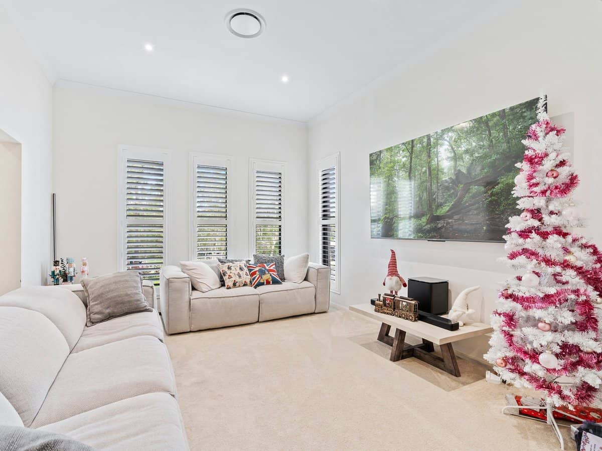 4 Kintail Lane, COOMERA WATERS - Thumbnail 4