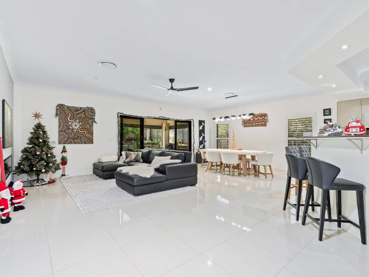 4 Kintail Lane, COOMERA WATERS - Thumbnail 5