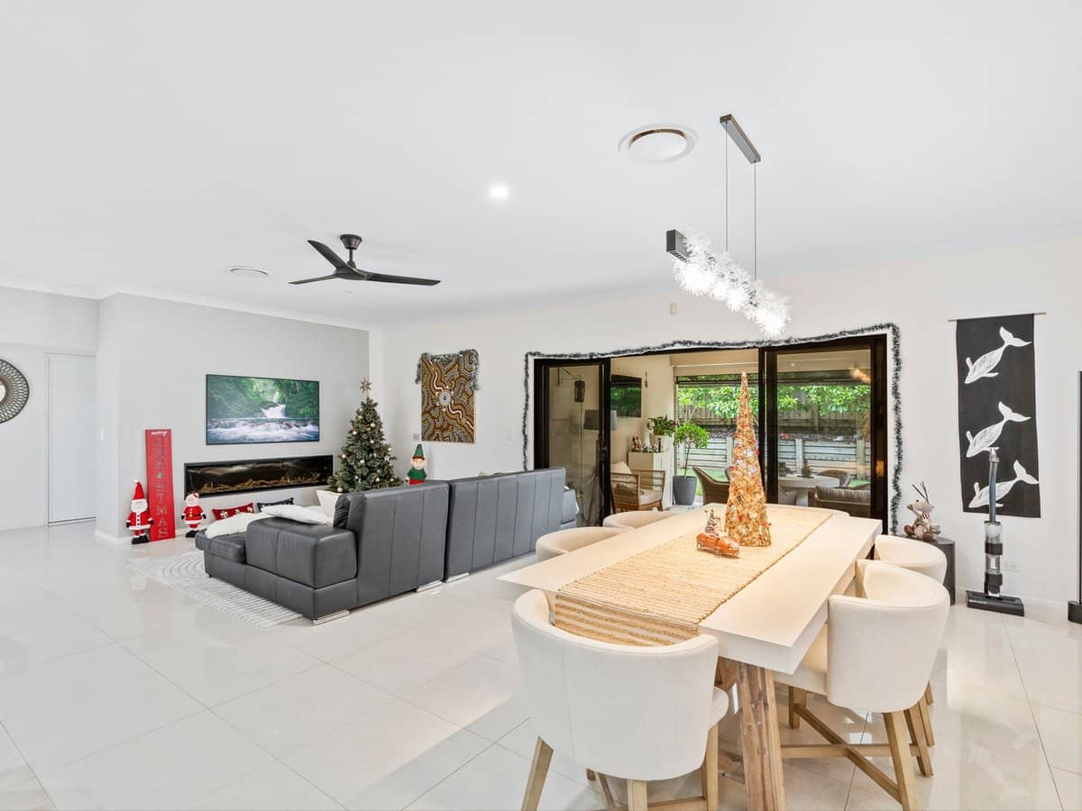 4 Kintail Lane, COOMERA WATERS - Thumbnail 6