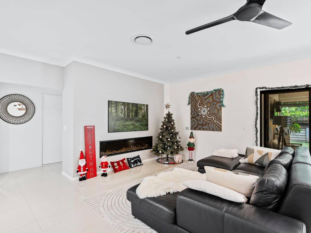 4 Kintail Lane, COOMERA WATERS - Thumbnail 7