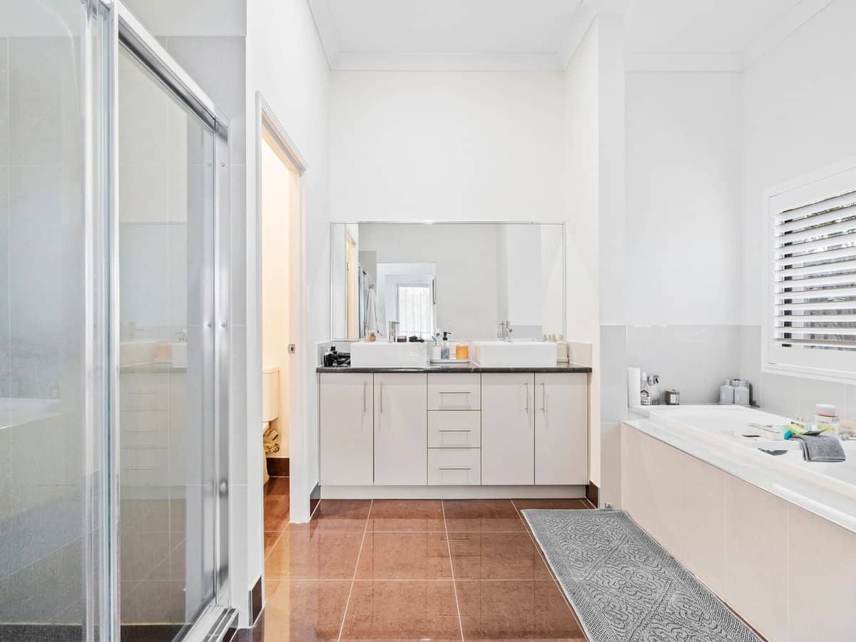 4 Kintail Lane, COOMERA WATERS - Thumbnail 11