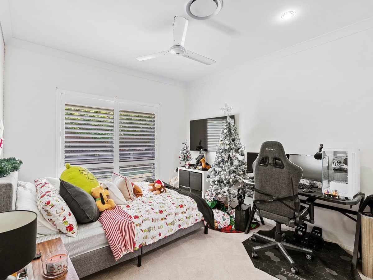 4 Kintail Lane, COOMERA WATERS - Thumbnail 12