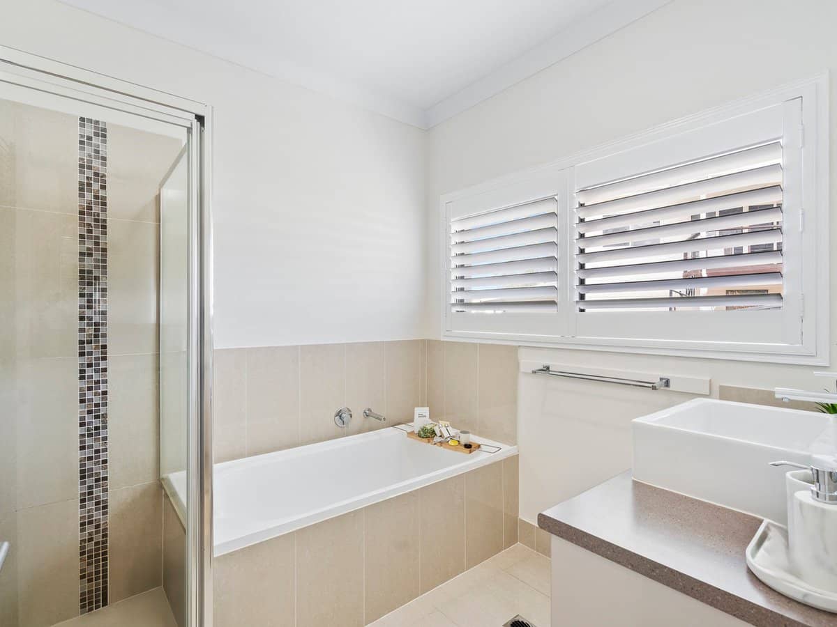 4 Kintail Lane, COOMERA WATERS - Thumbnail 16