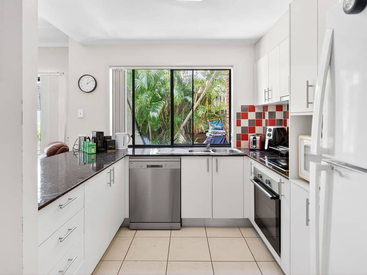 170 Whiting Street, Labrador - Thumbnail 3