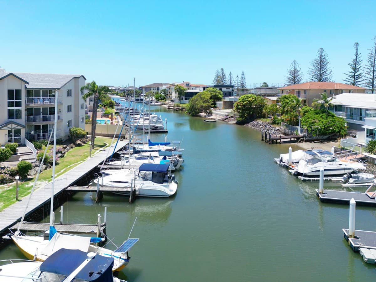 37 Bayview Street, RUNAWAY BAY - Thumbnail 26