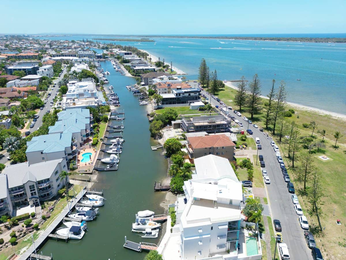 37 Bayview Street, RUNAWAY BAY - Thumbnail 27